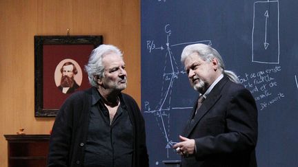 "Le Cas Sneijder", avec Pierre Arditi. Mise en scène de Diier Bezace. Au théâtre de l'Atelier, à Paris, jusqu'au 22 avril. (NATHALIE HERVIEUX)