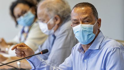 Rodolphe Alexandre, président de la Collectivité territoriale de Guyane, lors d'une réunion à l'Hôtel de la Collectivité à Cayenne (photo d'illustration). (JODY AMIET / AFP)