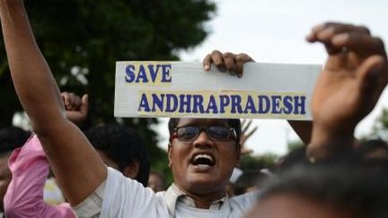 Hyderabad, en Inde, le 7 septembre 2013 : manifestation d'habitants de l'Andhra Pradesh, opposés à la scission de cet Etat en deux parties. (AFP PHOTO / Noah SEELAM)