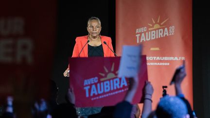 La candidate à l'élection présidentielle, Christiane Taubira, en meeting à Créteil (Val-de-Marne), le 12 février 2022. (SANDRINE MARTY / HANS LUCAS / AFP)