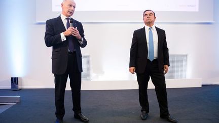 Carlos Ghosn et Thierry Bolloré, en octobre 2017.&nbsp; (CHRISTOPHE MORIN / MAXPPP)