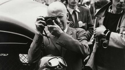 Henri Cartier-Bresson, photographiant les événements de mai 1968
 (Sipahioglu / SIPA)