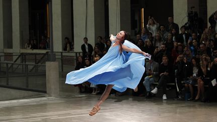 Défilé Issey Miyake prntemps-été 2020, à la Paris Fashion Week, le 27 septembre 2020 (FRANCOIS MORI/AP/SIPA / SIPA)