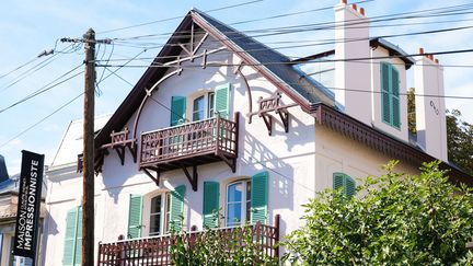 La façade de la maison de Claude Monet à Argenteuil, de type chalet de villégiature aux volets verts.&nbsp; (MAISON IMPRESSIONNISTE CLAUDE MONET ARGENTEUIL)