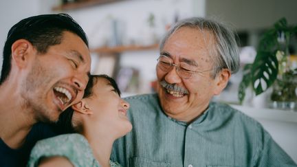 Des chercheurs de la faculté de médecine de l’Université de Yamagata. ont essayé de trouver une corrélation entre le rire et les gros problèmes de santé (photo d'illustration, le 1er juillet 2023) (IPPEI NAOI / MOMENT RF)