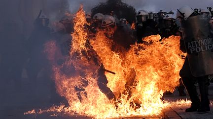 Les manifestations ont d&eacute;g&eacute;n&eacute;r&eacute; &agrave; Ath&egrave;nes (Gr&egrave;ce), le 12 f&eacute;vrier 2012. (ARIS MESSINIS / AFP)