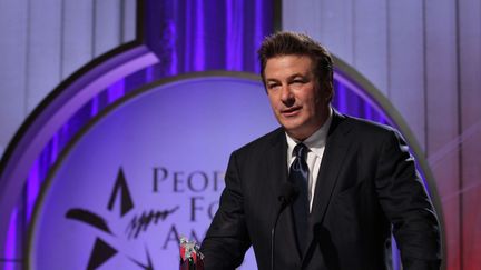 L'acteur am&eacute;ricain Alec Baldwin aux 30 ans de l'organisation People for the American Way &agrave; Beverly Hills, en Californie (Etats-Unis), le 5 d&eacute;cembre 2011.&nbsp; (ALEX J. BERLINER&nbsp;/ NBC / AP / SIPA)