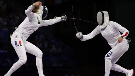 Escrime aux JO de Paris 2024 : l'équipe de France féminine médaillée d'argent après sa défaite en finale de l'épée par équipes