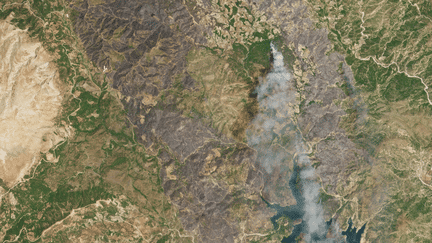 Une image satellite des incendies sur l'île de Rhodes, en Grèce, prise le 23 juillet 2023. (PLANET LABS PBC)