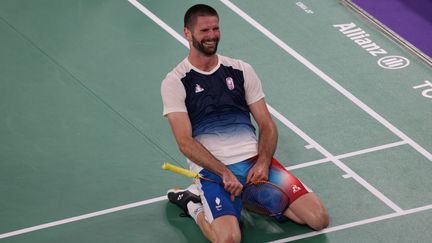 A genoux, Lucas Mazur a de nouveau fait plier tous ses adversaires pour rester, pour la deuxième édition de suite, champion paralympique de badminton, après sa victoire en finale de la catégorie SL4 face à l'Indien Fredy Setiawan. (MAXPPP)