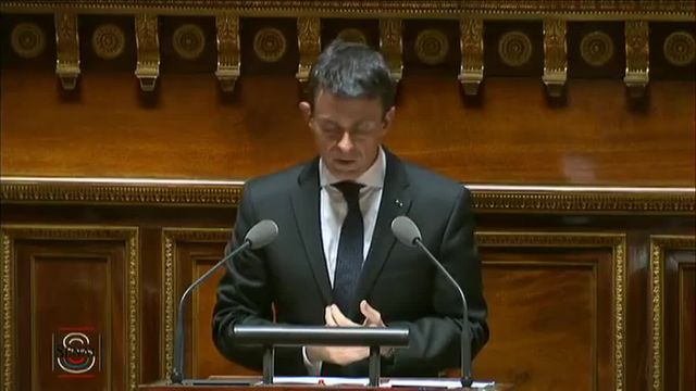 Le bilan des attentats de Paris et Saint-Denis a atteint 130 morts dit Valls au Sénat