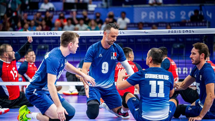 L'équipe de France de volley assis a joué son premier match de poules des Jeux paralympiques de Paris, face au Kazakhstan le 29 août 2024, à l'Arena Paris Nord. Les Bleus se sont inclinés en trois sets. (SINISA KANIZAJ)