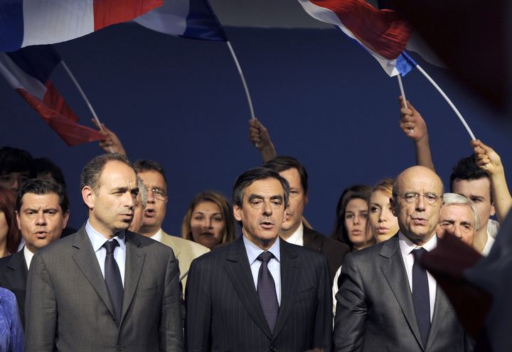 Jean-Fran&ccedil;ois Cop&eacute;, Fran&ccedil;ois Fillon et Alain Jupp&eacute;, lors d'un meeting &agrave; Bordeaux (Gironde), le 3 mai 2012. (JEAN-PIERRE MULLER / AFP)