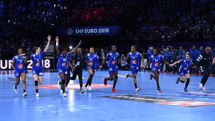 Onze championnes de l'équipe de France de Handball seront sur le terrain ce samedi 29 décembre pour la reprise du championnat (FRANCK FIFE / AFP)