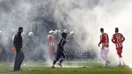 Incidents en Grèce entre supporters du Panathinaïkos et de l'Olympiakos (AYHAN MEHMET / ANADOLU AGENCY)