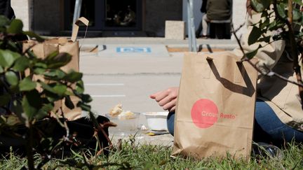 Students eating a one-euro meal from Crous, March 24, 2021, in Marseille (Bouches-du-Rhône).  (VALERIE VREL / MAXPPP)