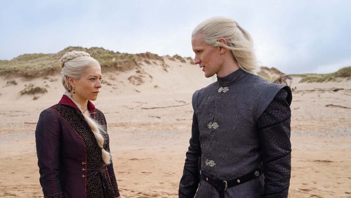 La princesse Rhaenyra jouée adulte par Emma D'Arcy, face à son oncle&nbsp;Daemon Targaryen. (2021 Home Box Office, Inc)