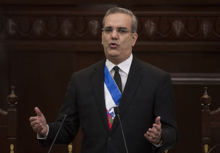 Le président de République dominicaine, Luis Abinader, lors d'un discours à Saint-Domingue, en février 2021. (ERIKA SANTELICES / AFP)