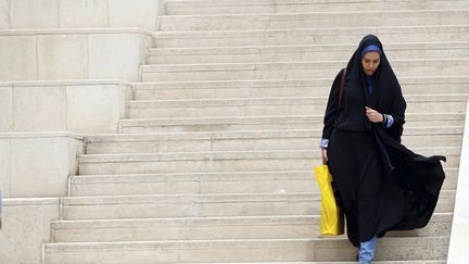 Une femme à Téhéran le 5 mai 2017 (ABEDIN TAHERKENAREH / EPA)