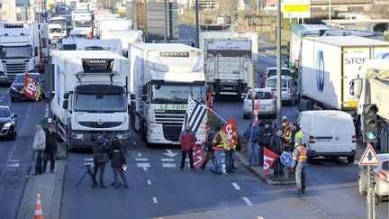 &nbsp; (Blocage routier ce lundi sur la rocade de Rennes © Maxppp)