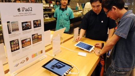 A Hong Kong, découverte de l'iPad 2 (AFP)