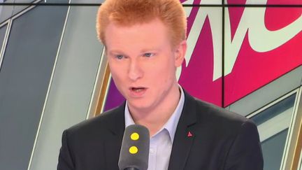 Adrien&nbsp;Quatennens, député de La France Insoumise de la 1ère circonscription du Nord, invité de franceinfo jeudi 17 mai.&nbsp; (RADIO FRANCE / FRANCE INFO)