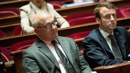  (Emmanuel Macron a demandé à Michel Sapin qu'une mission soit faite pour supprimer les retraites chapeau © MAXPPP)