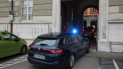 Nordhal Lelandais arrive au palais de justice à Chambéry (Savoie), le 5 février 2018. (MAXPPP)