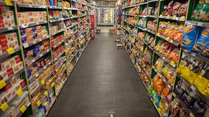 Un rayon de supermarché à Pékin (Chine), le 21 novembre 2017. (NICOLAS ASFOURI / AFP)