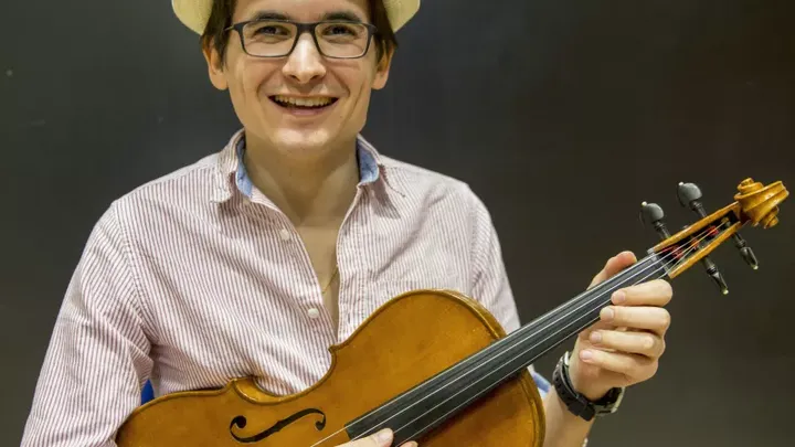 Après son année de voyage et de partage, Christophe Touchard a changé de vie : l'ingénieur-musicien produit aujourd’hui un spectacle pour jeune public, donne des conférences et enseigne. (CHRISTOPHE TOUCHARD)