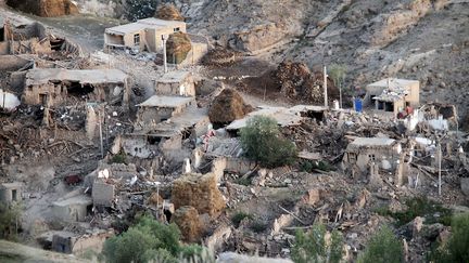 Le petit village d'Ishikhli, au lendemain des s&eacute;ismes. Ils se sont produits dans une r&eacute;gion montagneuse. (FARSHID TIGHEHSAZ / ISNA / AFP)