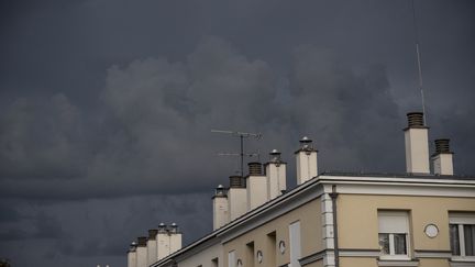 Les averses de la nuit vont localement donner des cumuls de 50 à 60 mm.&nbsp; (MAGALI COHEN / HANS LUCAS / AFP)