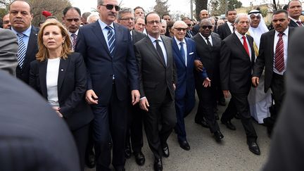 Le pr&eacute;sident tunisien Beji Caid Essebsi et le pr&eacute;sident fran&ccedil;ais Fran&ccedil;ois Hollande, le 29 mars 2015 &agrave; Tunis (Tunisie). (EMMANUEL DUNAND / AFP)