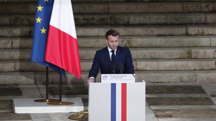 Emmanuel Macron, lors de l'hommage à Samuel Paty à Paris, le 21 octobre 2020. (FRANCOIS MORI / AFP)