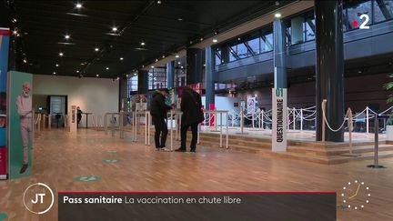 Covid-19 : la vaccination en chute libre