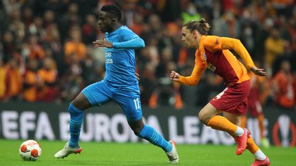 Bamba Dieng face à Galatasray, le 25 novembre 2021. (TOLGA BOZOGLU / EPA)