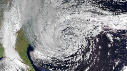 Vue satellite de l'ouragan Sandy au large des c&ocirc;tes am&eacute;ricaines, le 29 octobre 2012. (EUMETSAT 2012 / AFP)