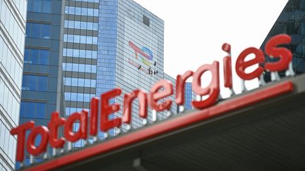 La remise de 20 centimes annoncée par TotalEnergies risque de fragiliser les stations-service concurrentes, selon&nbsp;Francis Pousse, président de la branche des stations-service et énergies nouvelles de Mobilians. (CHRISTOPHE ARCHAMBAULT / AFP)