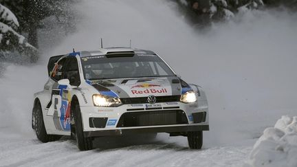 Sébastien Ogier (Volkswagen Polo R WRC) sur la neige (BILDAGENTUR KR?LING / BILDAGENTUR KR?LING)