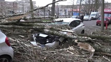 Tempête Eunice : le nord de l’Europe frappé de plein fouet