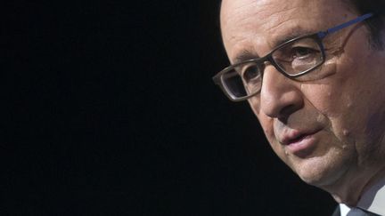 &nbsp; (François Hollande a reçu les proches des victimes des attentats de Paris à l'Élysée © REUTERS//Ian Langsdon)