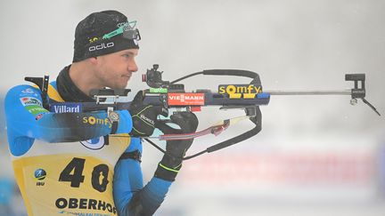 Le Français Émilien Jacquelin à l'occasion du sprint d'Oberhof, vendredi 7 janvier 2022. (TOBIAS SCHWARZ / AFP)