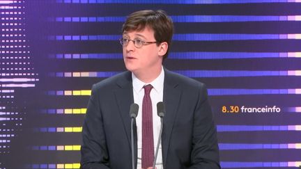 Sacha Houlié, Renaissance deputy for Vienne, president of the Assembly's Law Commission, was the guest of 8:30 a.m. franceinfo on Sunday, November 26.  (FRANCEINFO / RADIO FRANCE)