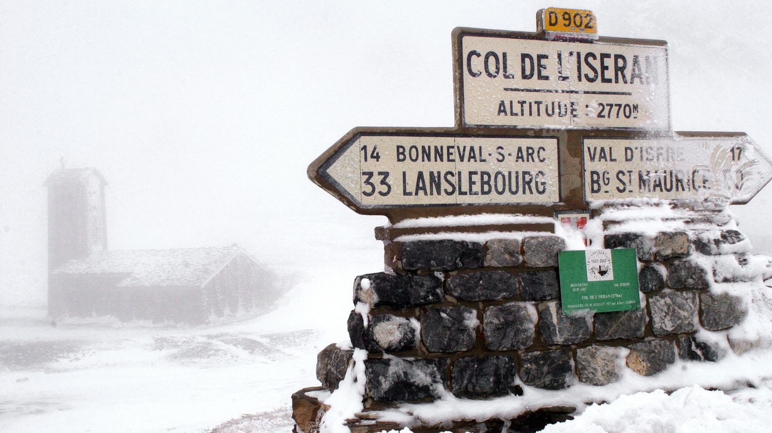 Montee D Enfer Tempete De Neige Haute Altitude Bienvenue Au Col De L Iseran Le Point Culminant Du Tour De France 2019