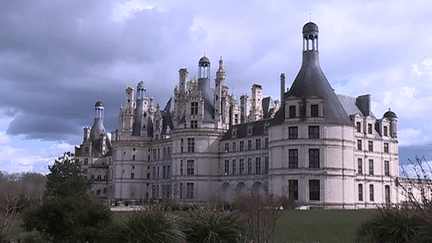 Le Château de Chambord n'a pas livré tous ses secrets. Un graffiti pouvant avoir été réalisé par Jean de La Fontaine a récemment été découvert. 
 (France 3)