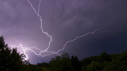 Ciel d'orage sur la France (photo d'illustration). (GUILLAUME SOUVANT / AFP)