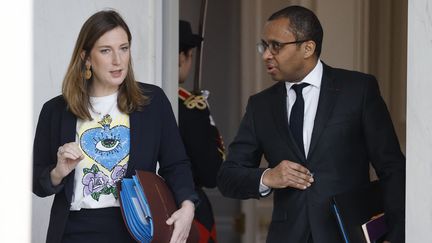 Pap Ndiaye, ministre de l'Éducation nationale et Carole Grandjean, ministre de l'Enseignement et de la Formation professionnels, à Paris, le 15 mars 2023. (LUDOVIC MARIN / AFP)