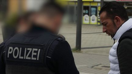 En Alsace, les frontaliers observent, depuis lundi 9 septembre, le rétablissement des contrôles à la frontière allemande, après plusieurs attentats en Allemagne.