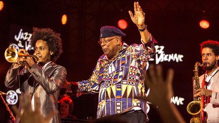 Chucho Valdes et deux des Afro Cuban Messengers à Vienne le 3 juillet 2015
 (Jean-François Lixon)