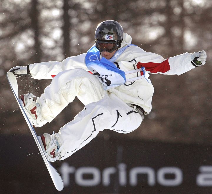 La championne du monde de halfpipe, Doriane Vidal, le 9 février 2006 à Bardonecchia. (FABRICE COFFRINI / AFP)